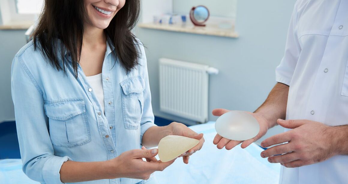 Selección de implantes antes do aumento mamario e mamoplastia